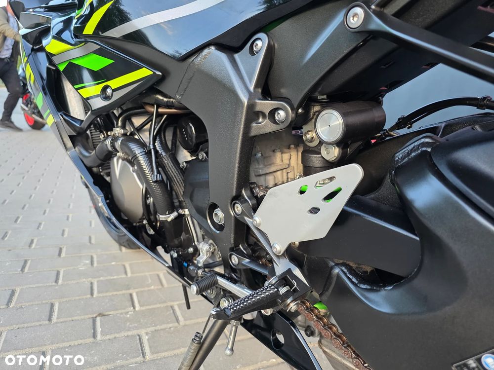 Kawasaki Ninja - 16