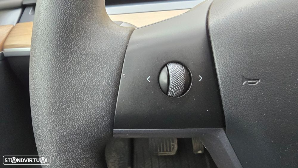Tesla Model Y Long Range Tração Integral - 14