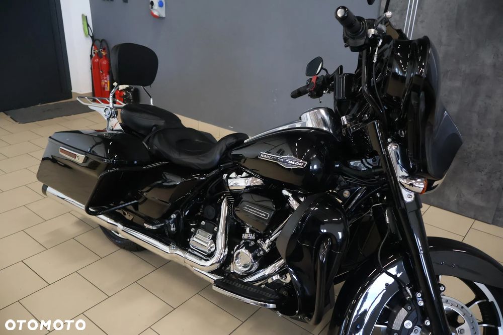 Harley-Davidson Touring Street Glide - 11