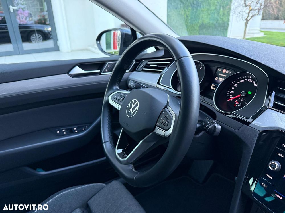 Volkswagen Passat - 17