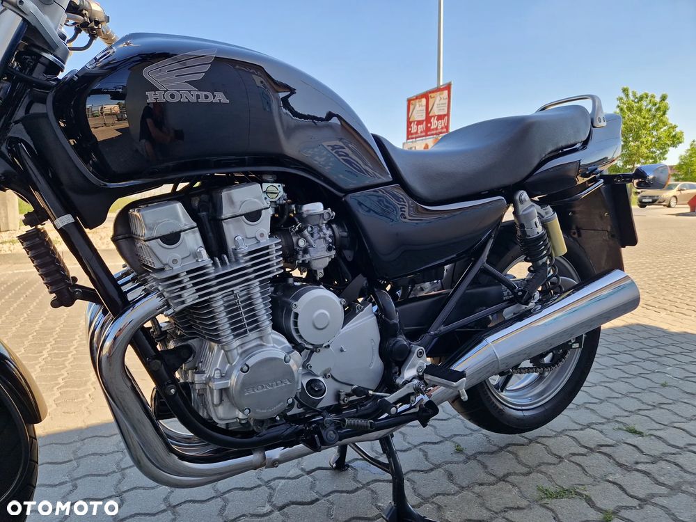 Honda CB - 16