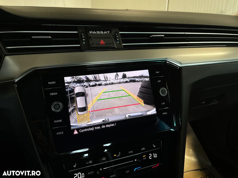 Volkswagen Passat 2.0 TDI DSG Highline - 13