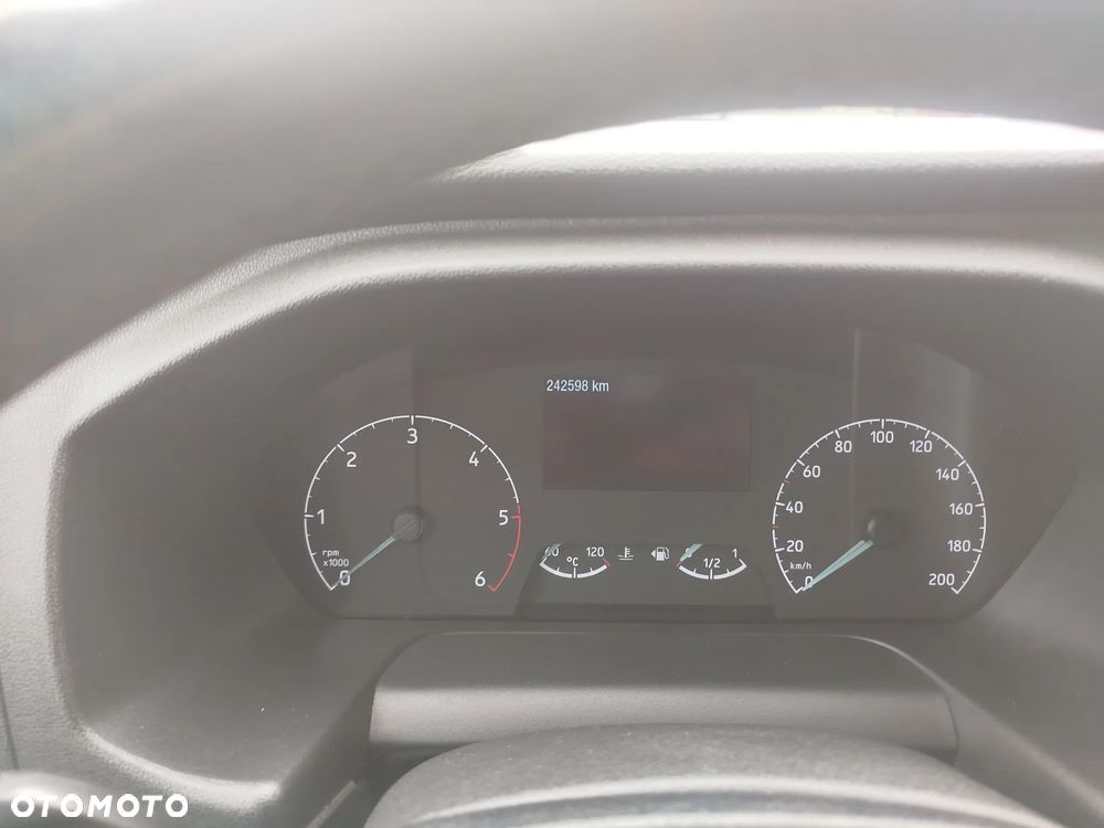 Ford Transit Custom 9 osobowy - 15