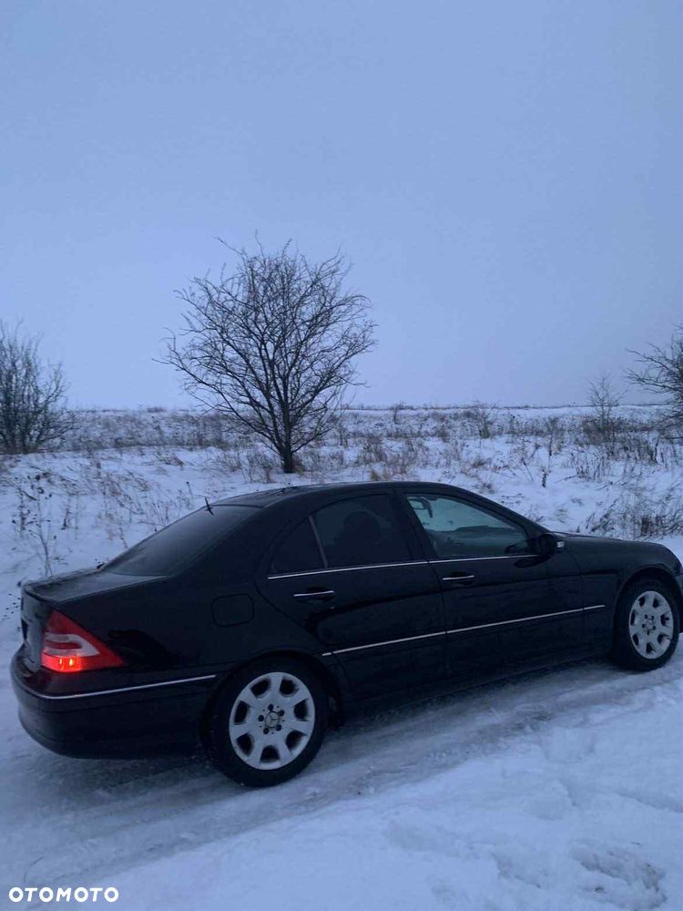 Mercedes-Benz Klasa C 280 4Matic Automatik Classic - 2