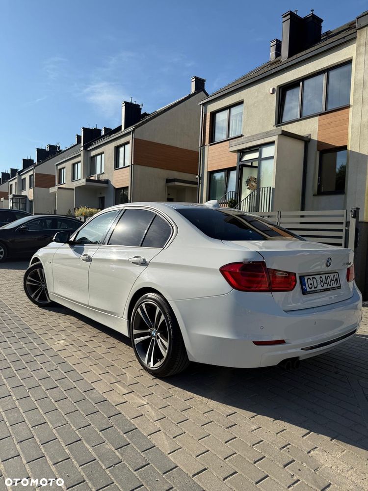 BMW Seria 3 330d Sport Line - 8