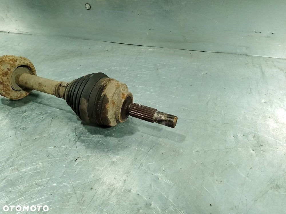 PÓŁOŚ PRAWA PRZÓD RENAULT THALIA ( 01-08 ) 1.4 8V - 2