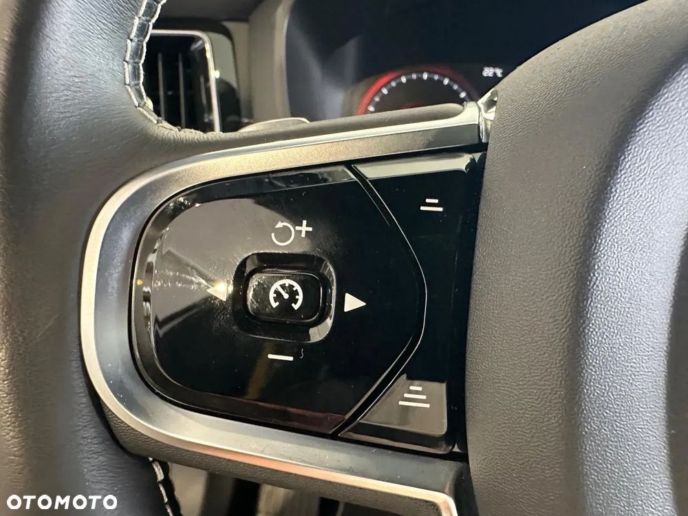 Volvo XC 60 T8 Plug-In Hybrid AWD Polestar Engineered - 23