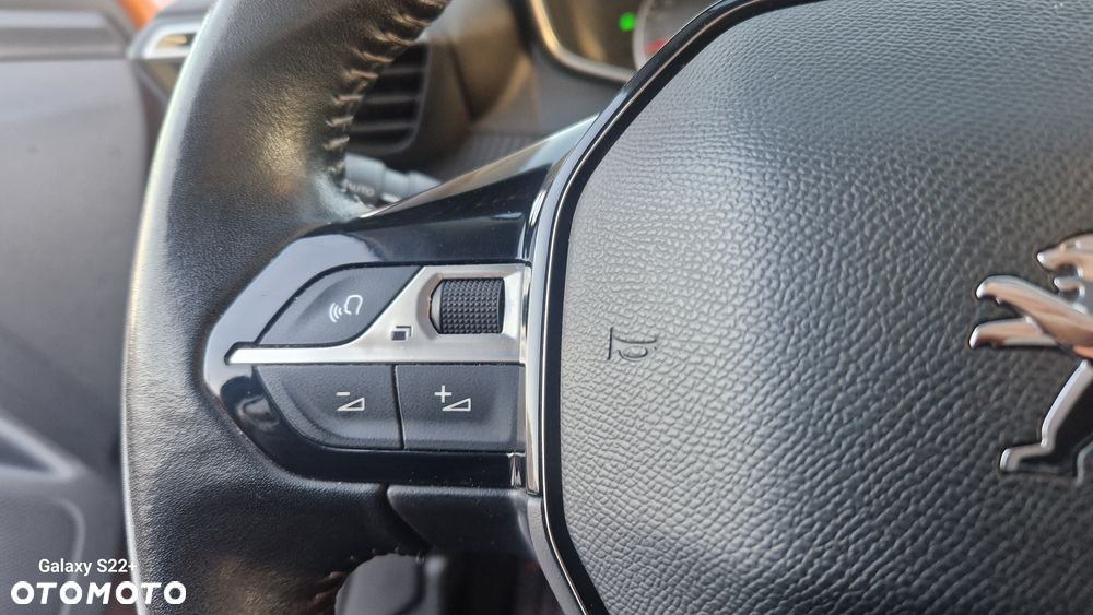 Peugeot 2008 PureTech 100 Allure - 23
