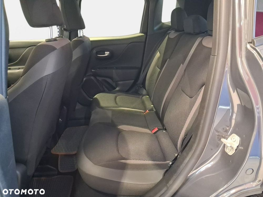 Jeep Renegade - 15