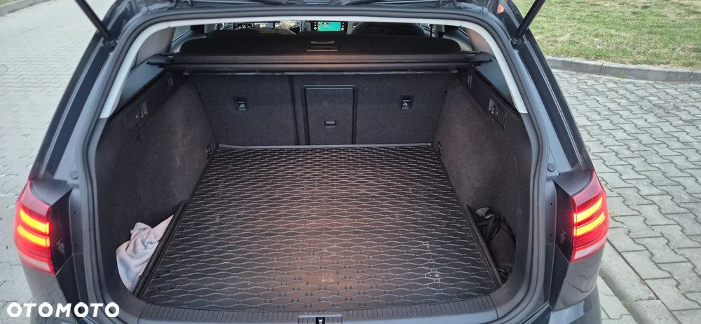 Volkswagen Golf - 11