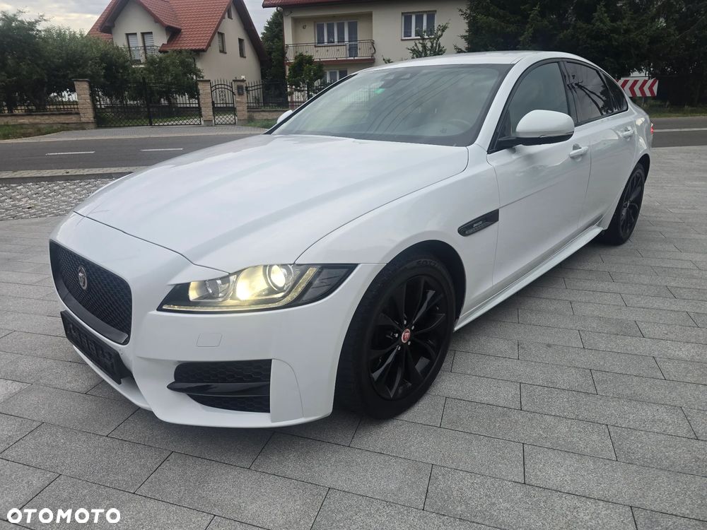 Jaguar XF 30d R-Sport - 1