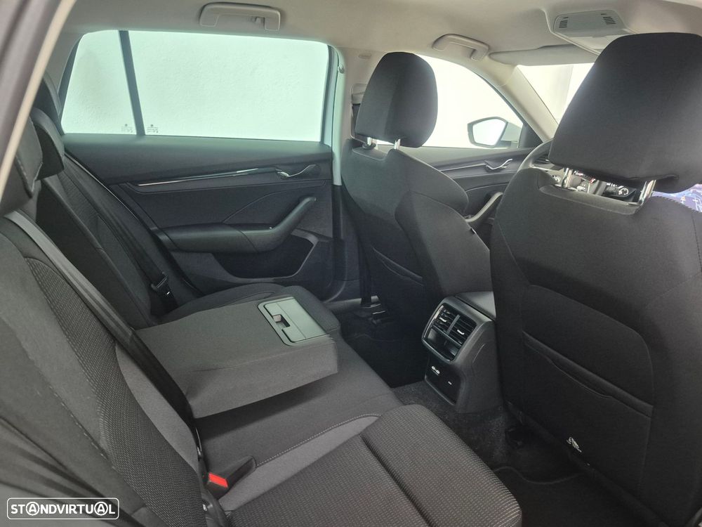 Skoda Octavia Break 2.0 TDI Ambition DSG - 22