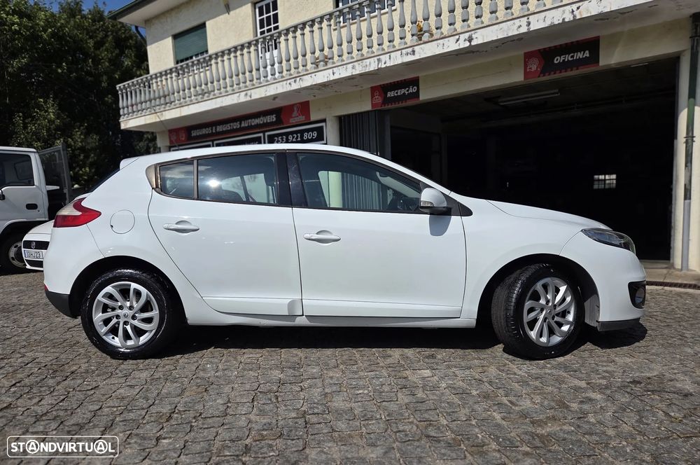 Renault Mégane 1.5 dCi Dynamique - 4
