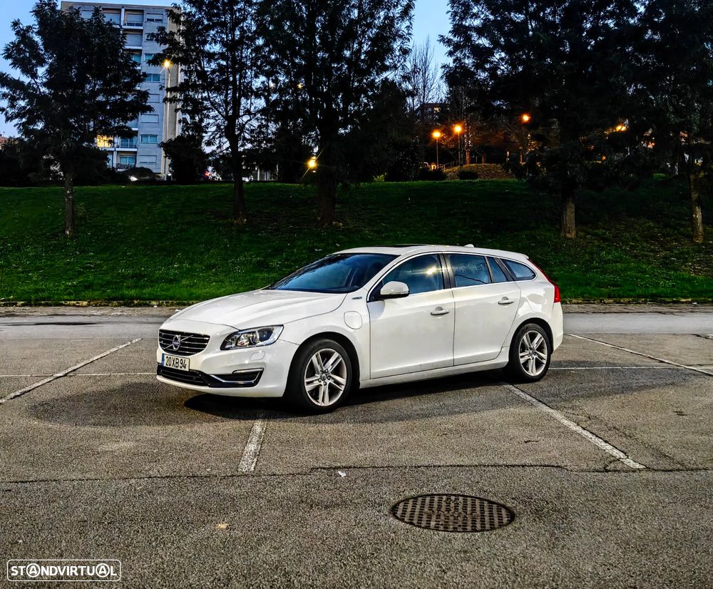 Volvo V60 2.4 D6 R-Design Sum.AWD Phev - 16