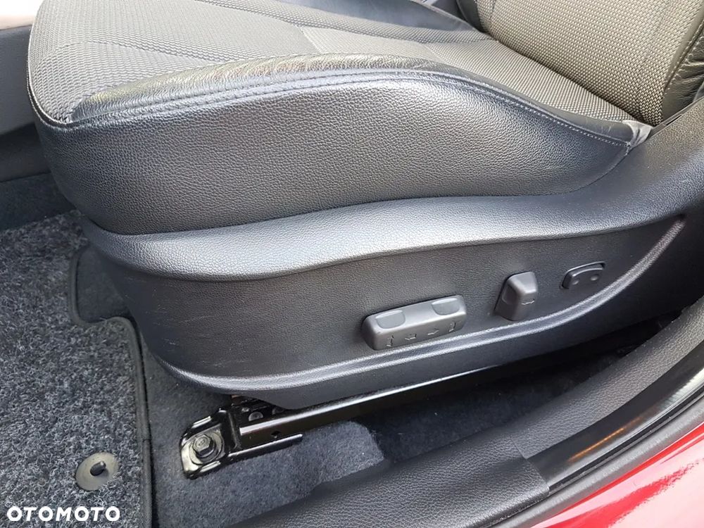 Hyundai i30 1.4 Fifa World Cup Edition - 24