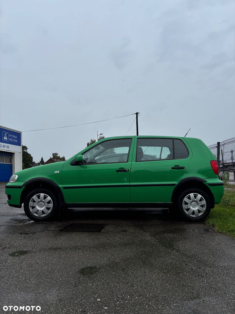 Volkswagen Polo - 2