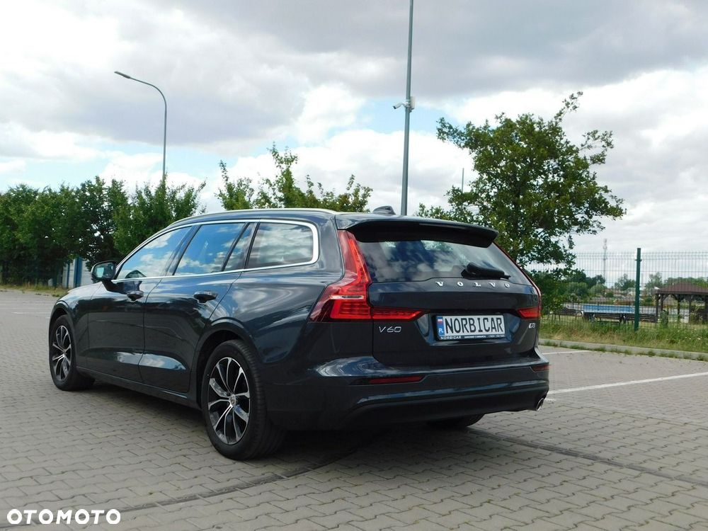 Volvo V60 D3 Momentum Pro - 4