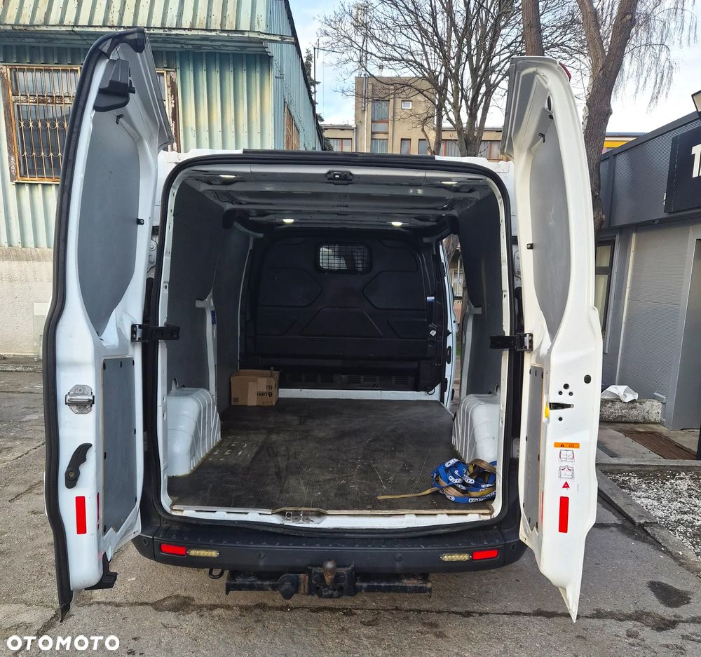 Ford TRANSIT CUSTOM - 28