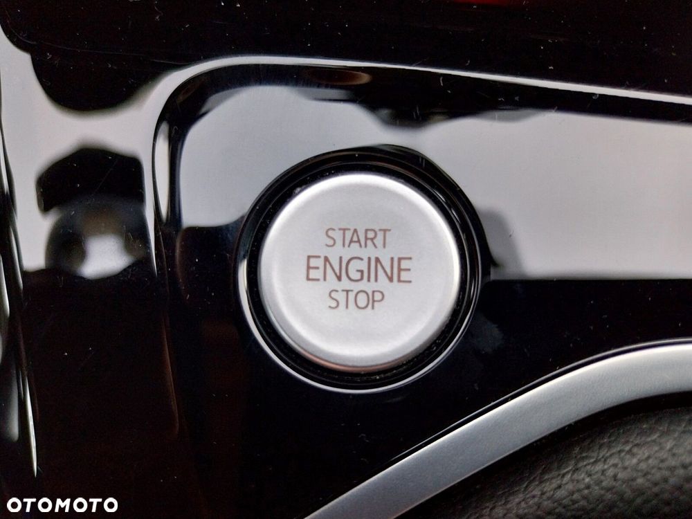 Volkswagen Golf - 32