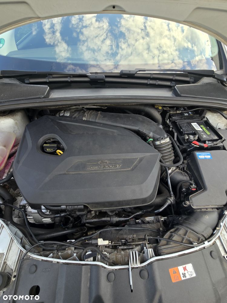 Ford Focus 1.6 EcoBoost Gold X (Trend) - 33