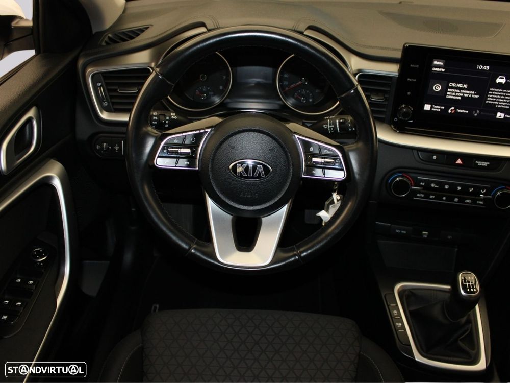 Kia Ceed - 10