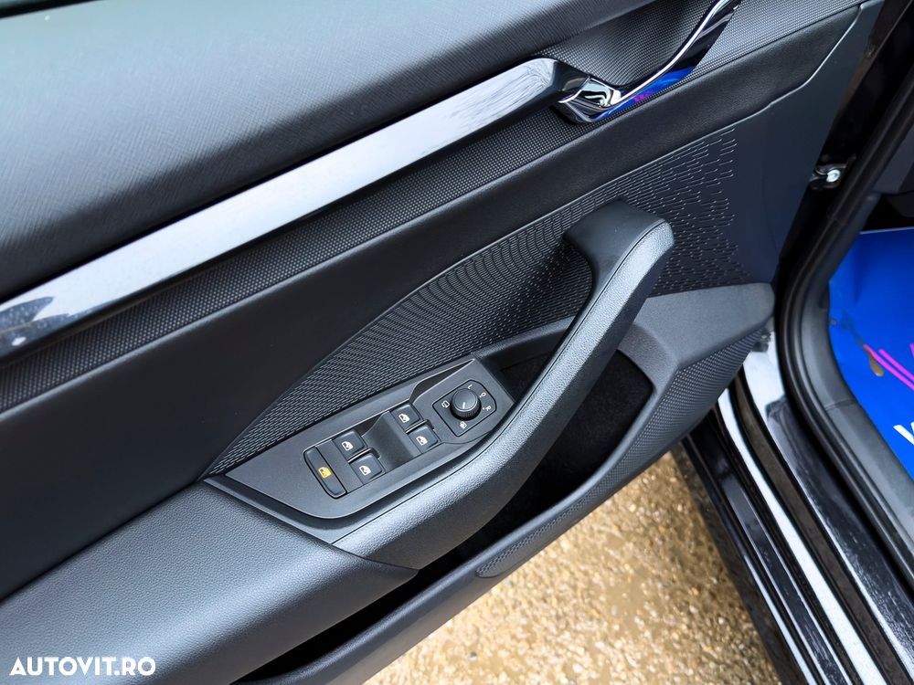 Skoda Octavia Combi 2.0 TDI DSG Tour - 41