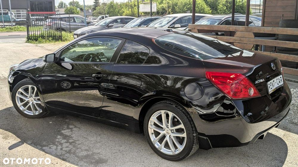 Nissan Altima - 9