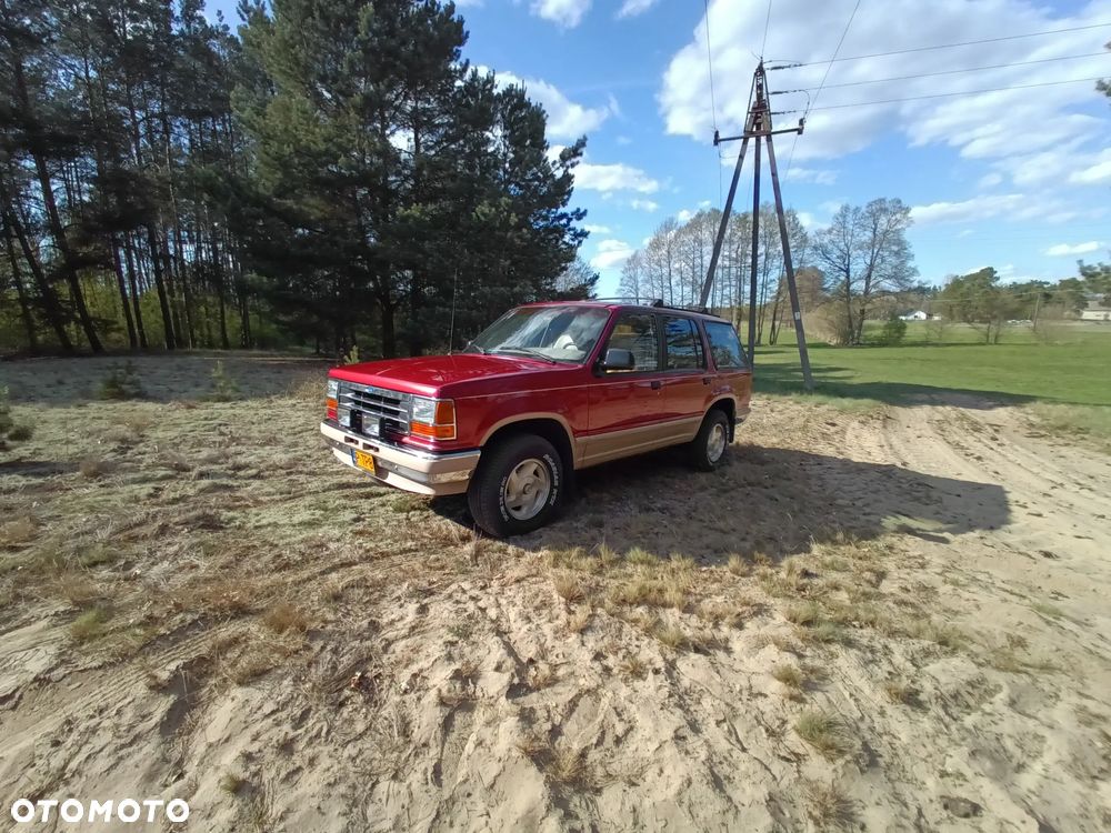 Ford Explorer Standard - 39