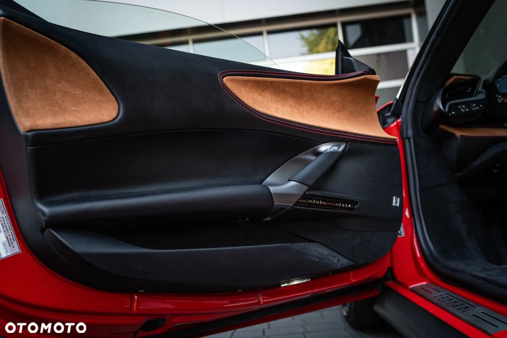 Ferrari SF90 Spider - 17