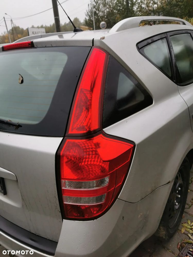 Lampy tył prawe, lewe KIA Ceed I kombi 2008r - 3