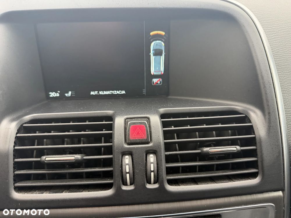 Volvo XC 60 D4 AWD Summum - 14