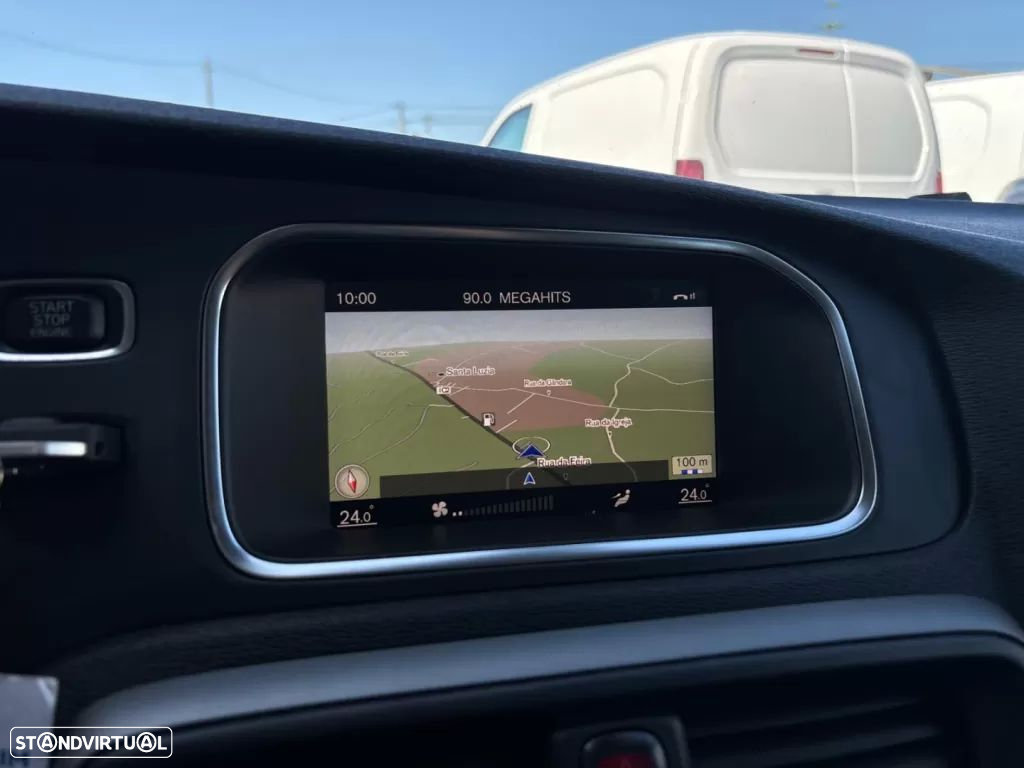 Volvo V40 2.0 D3 Momentum - 19