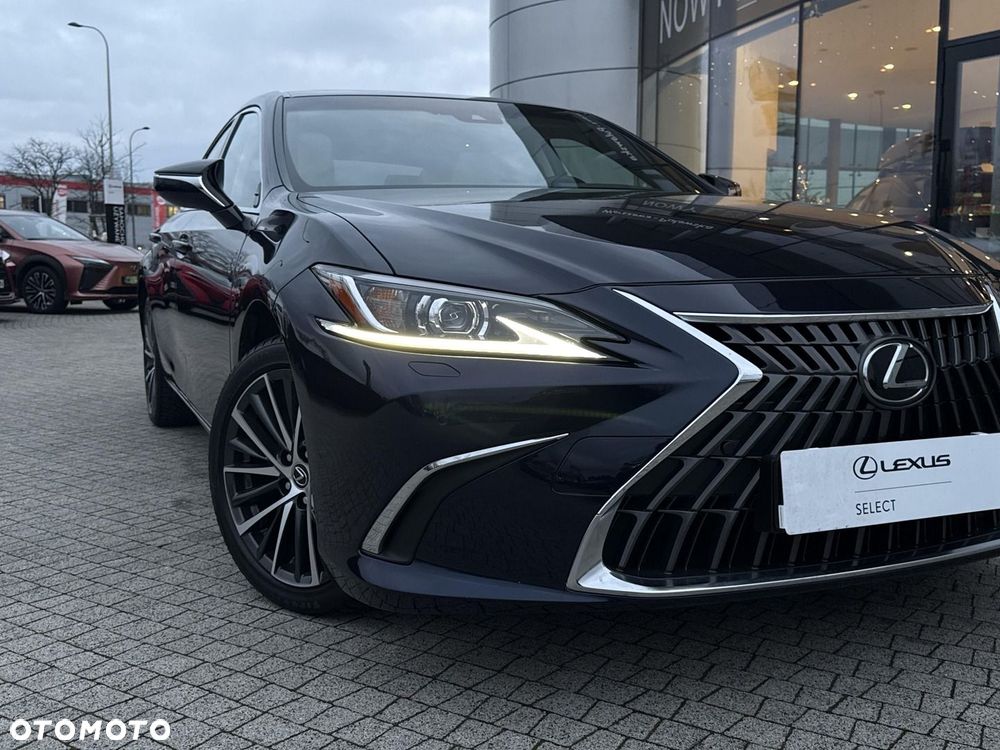 Lexus ES 300h Business Edition - 23