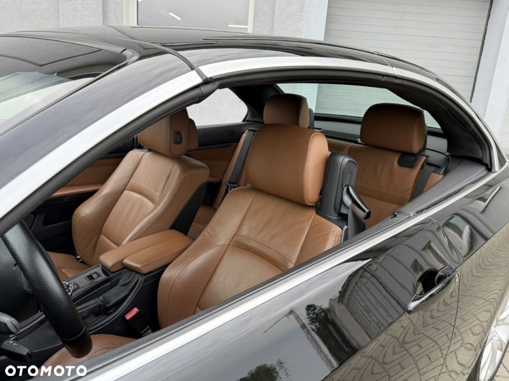 BMW Seria 3 320i - 36