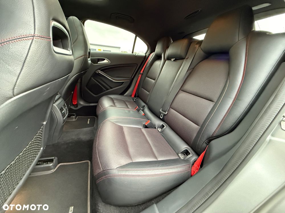 Mercedes-Benz Klasa A AMG 45 4Matic AMG Speedshift 7G-DCT - 28