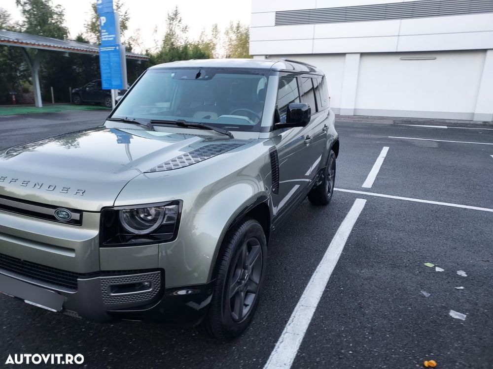 Land Rover Defender 2024 photo 2