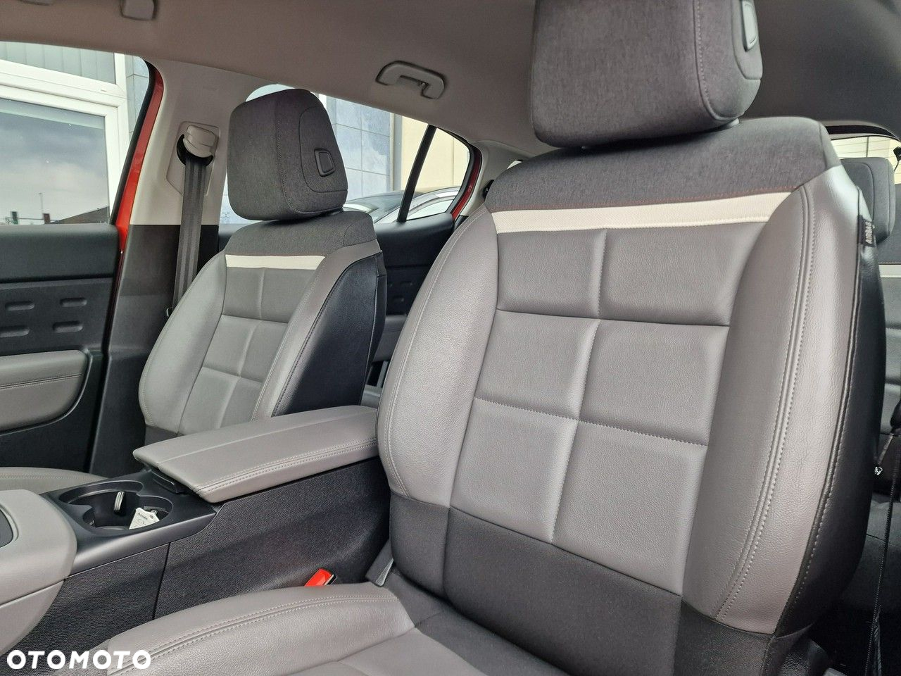 Citroën C5 Aircross Hybrid 225 e.EAT8 FEEL PACK - 19
