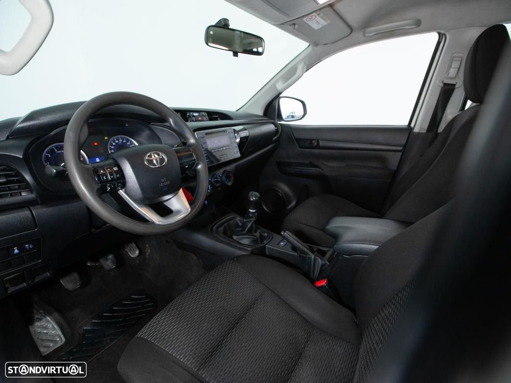 Toyota Hilux 2.4 D-4D 4WD CD - 8