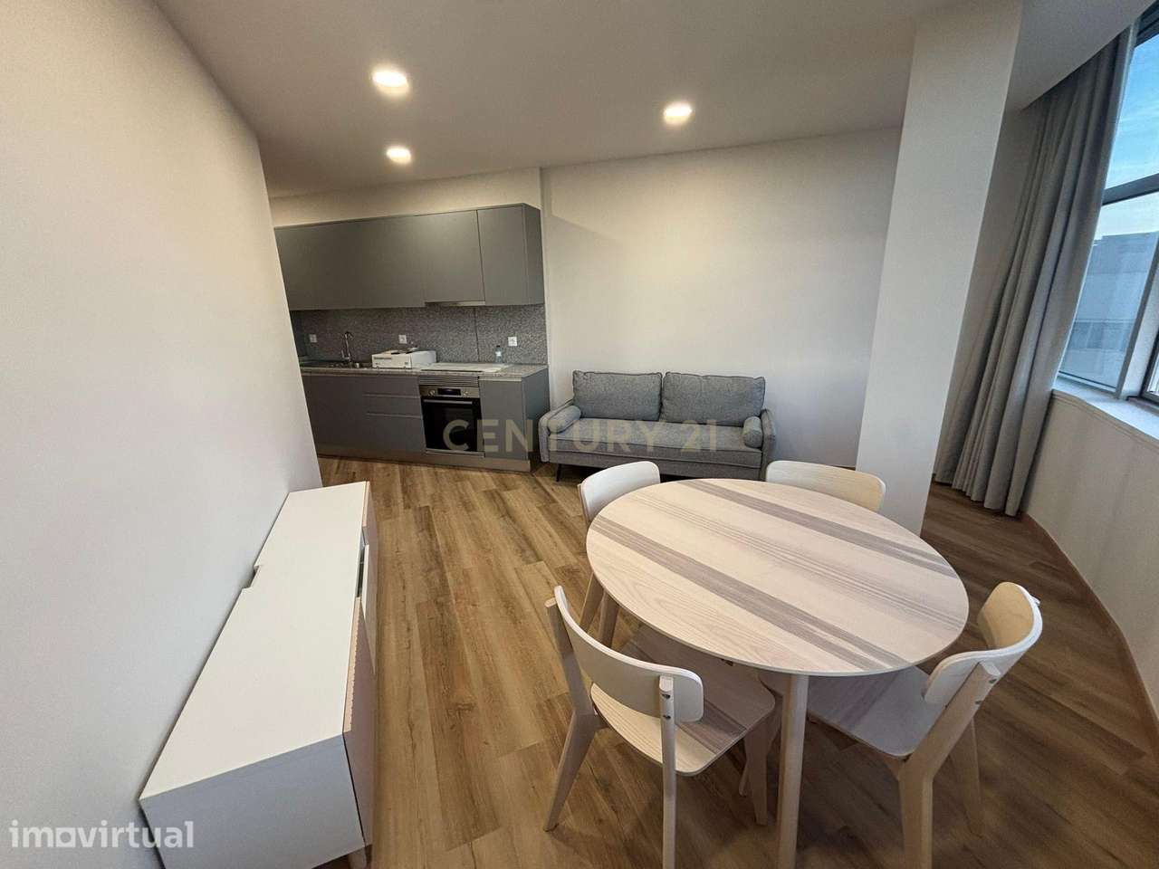 Apartamento T2 com mobília em Paranhos, com 1 lugar de garagem - Grande imagem: 3/18