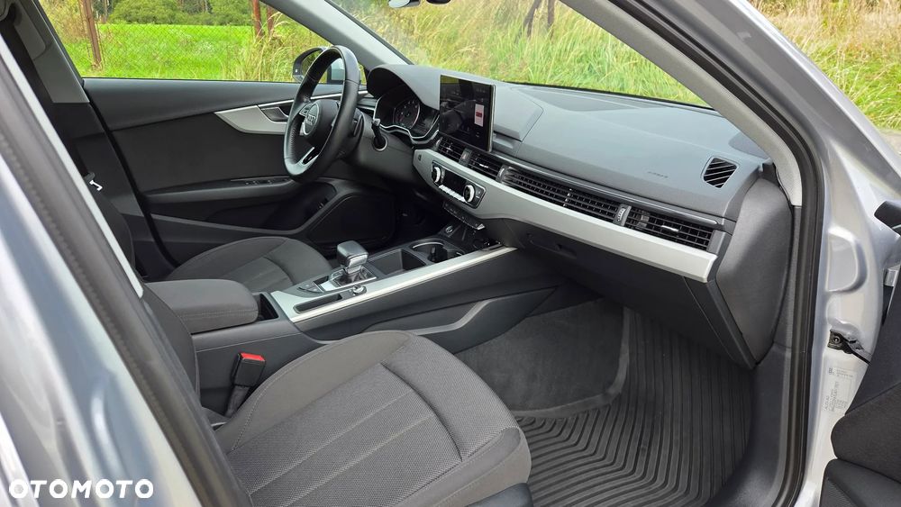 Audi A4 Avant 40 TFSI S tronic - 19