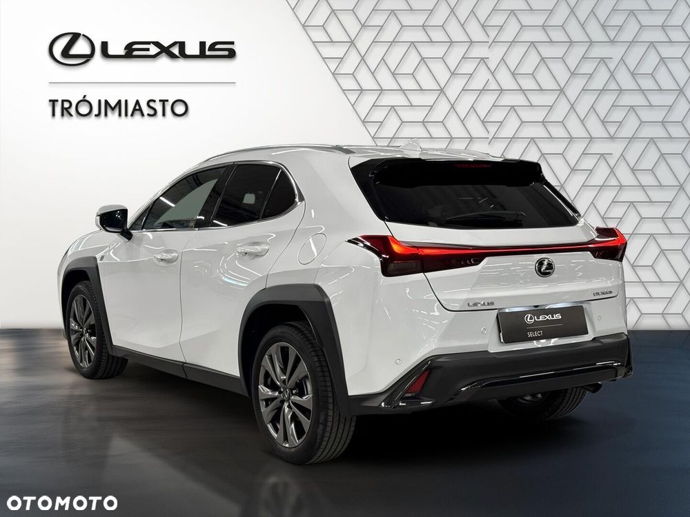 Lexus UX 300h F Sport Design - 4