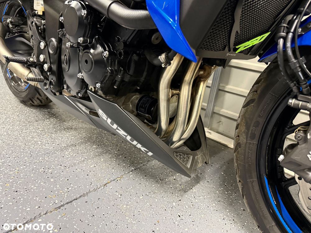 Suzuki GSX - 9