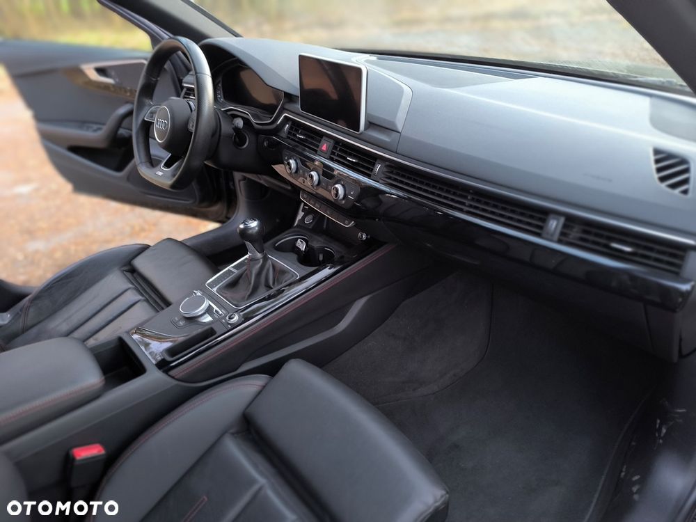 Audi A4 Avant 2.0 TFSI ultra Sport - 29