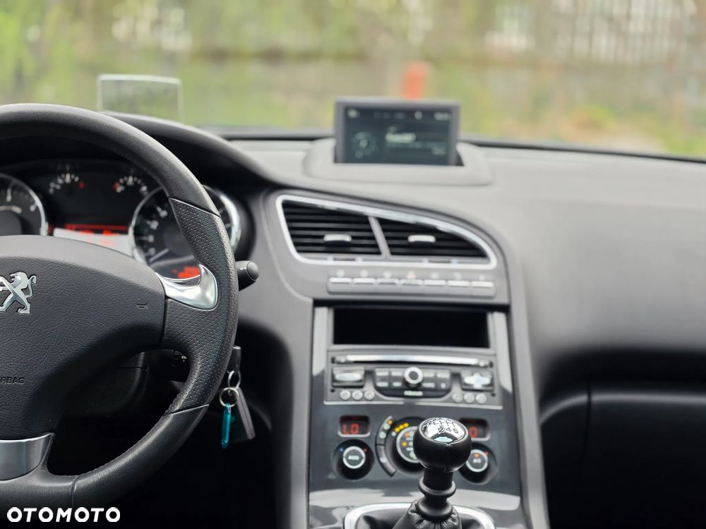 Peugeot 5008 - 24