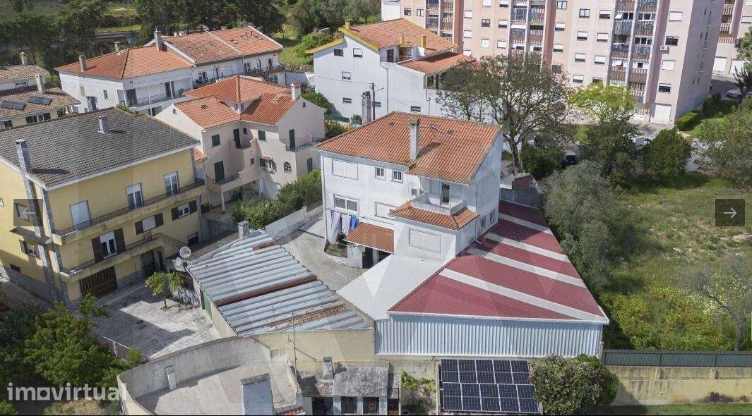 Excelente Moradia T4 Caneças