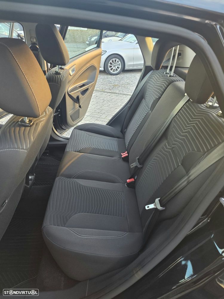 Ford Fiesta 1.0 T EcoBoost Titanium - 23