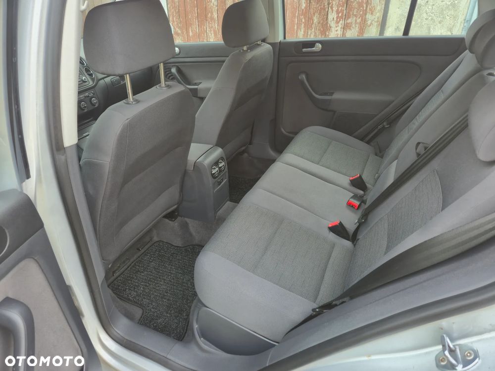 Volkswagen Golf Plus - 11