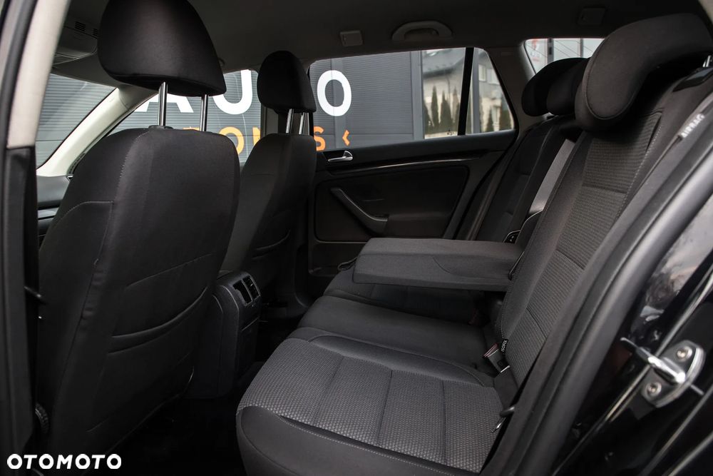 Volkswagen Golf Variant - 13