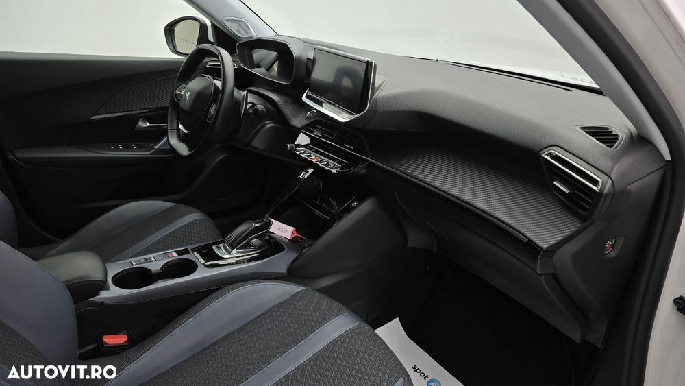 Peugeot 2008 1.5 BlueHDI STT EAT8 Allure - 19