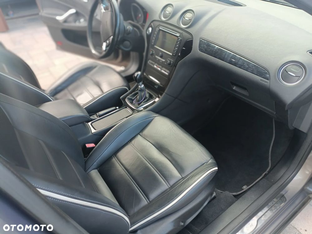Ford Mondeo 1.8 TDCi Gold X - 38